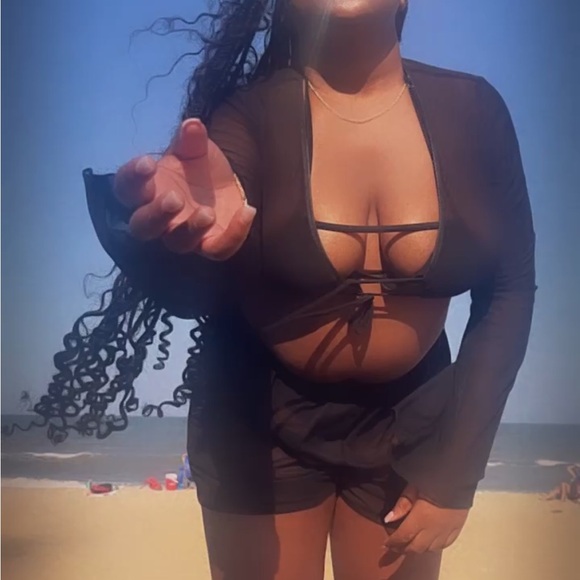 Elegant Black Sheer Women's Swim Set - Picture 4 of 4